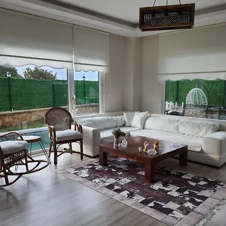 Captivating House With Pool Near Ski Center In Kartepe Semesterbostad Kocaeli