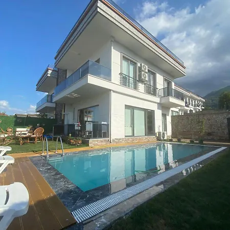 Semesterbostad Captivating House With Pool Near Ski Center In Kartepe Kocaeli