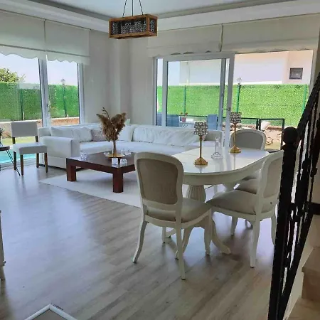 Semesterbostad Captivating House With Pool Near Ski Center In Kartepe *